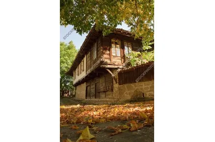 Стара къща в град Елена