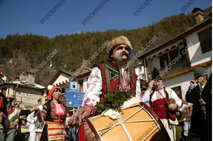 Кукери от Широка лъка