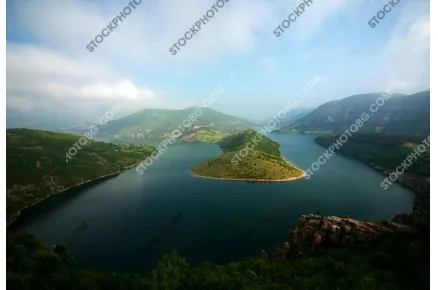 Язовир Кърджали през пролетта 
