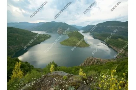 Язовир Кърджали през пролетта 