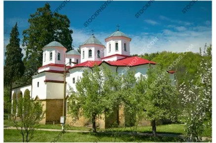 Пролет в Лопушанския манастир