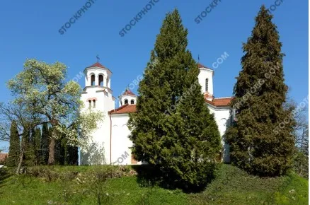 Клисурски манастир близо до Вършец