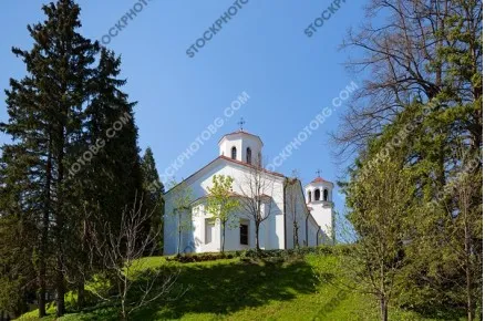 Клисурски манастир близо до Вършец