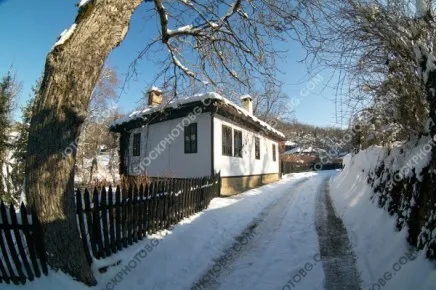 Село Боженци през зимата
