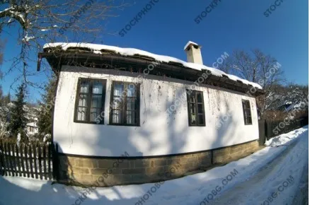 Село Боженци през зимата