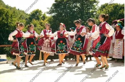 Снимка на народни обичаи и празници представени на първото издание на Белинташ фест 2011г.