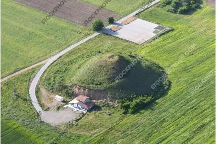 Тракийска гробница Оструша край Казанлък