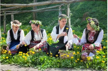 Лазаровден. Народни обичаи, лазарки. Лазаруване в Етъра