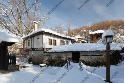 Село Боженци през зимата