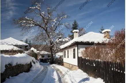 Село Боженци през зимата