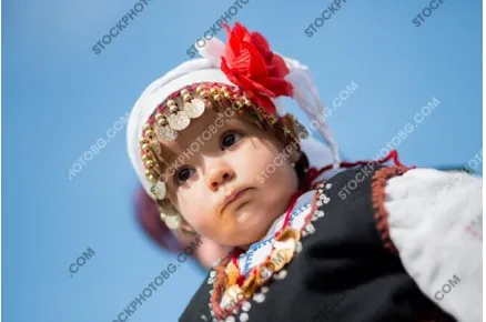 Народни носии. Деца в традиционна народна носия.