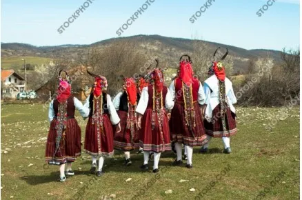 Лазаровден. Народни обичаи, лазарки. Лазаруване в Еркеч