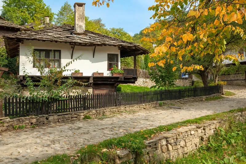 Есен в село Боженци