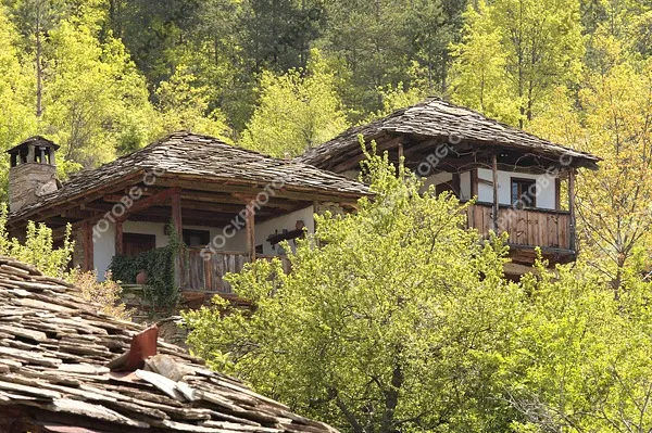 Село Лещен в западни Родопи