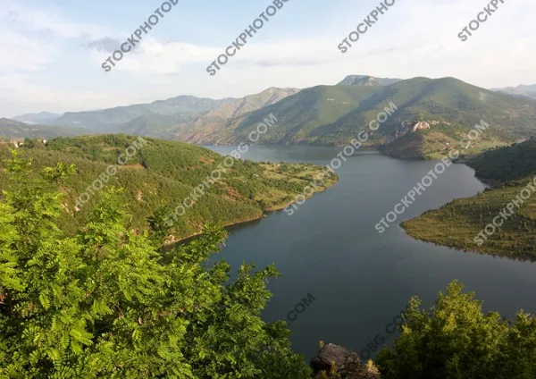 Язовир Кърджали през пролетта 