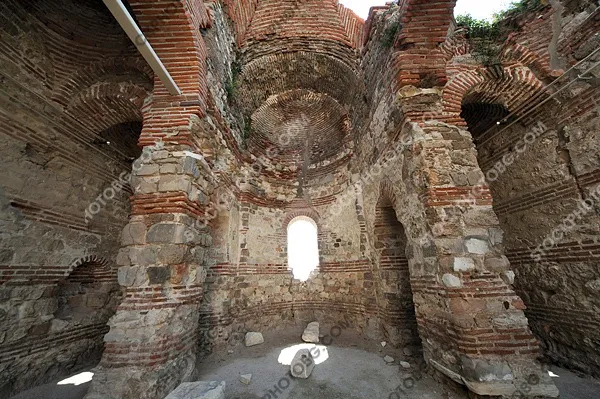Несебър. Църквата Свети Йоан Неосветени в стария град