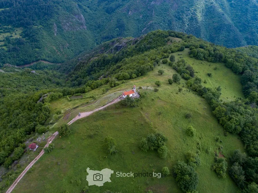 Параклисът под Кръстова Гора